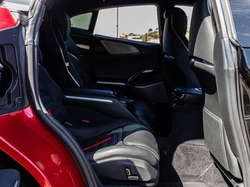 Used 2023 Ferrari Purosangue AWD/4WD image 60