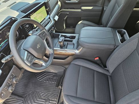 New 2026 Chevrolet Silverado 1500 LT Trail Boss w/ LPO, Dark Essentials Package AWD/4WD image 16