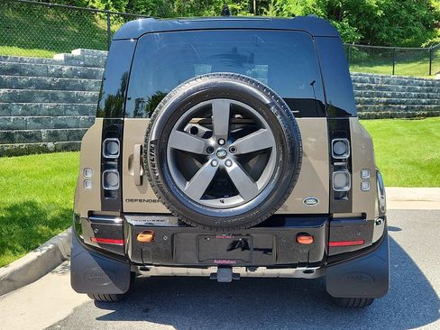 Used 2023 Land Rover Defender 90 X AWD/4WD image 7