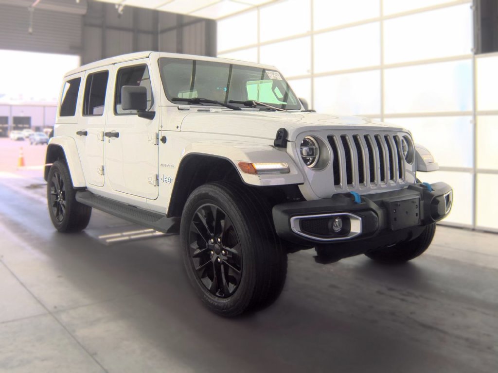 Used 2022 Jeep Wrangler Unlimited Sahara w/ Cold Weather Group AWD/4WD image 3