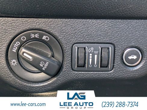 Used 2015 Dodge Challenger R/T w/ Quick Order Package 22B R/T image 17