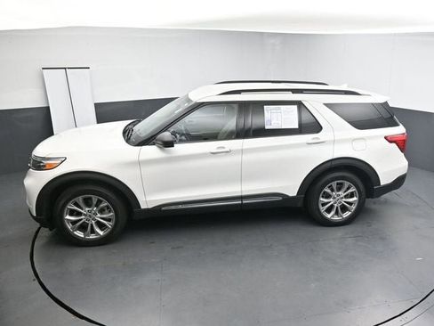 Used 2023 Ford Explorer XLT w/ Equipment Group 202A AWD/4WD image 23