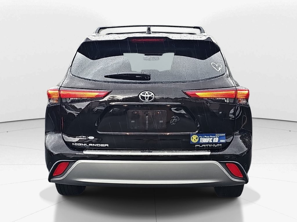 Used 2021 Toyota Highlander Platinum FWD image 6