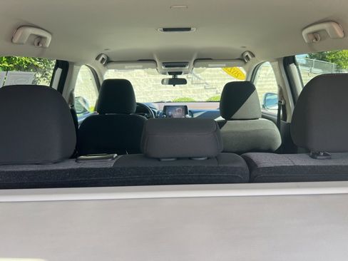 Used 2022 Nissan Rogue SV image 16