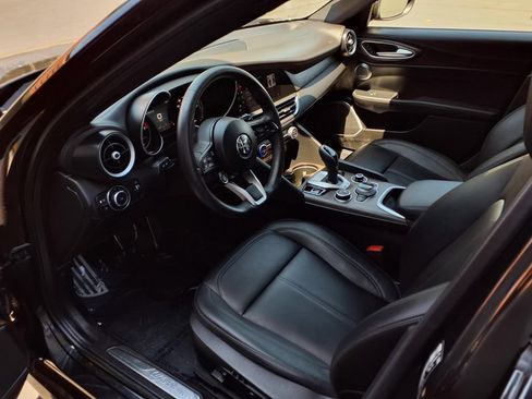 Used 2022 Alfa Romeo Giulia Ti RWD image 18
