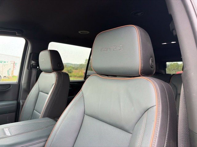 Used 2025 GMC Yukon AT4 AWD/4WD image 11