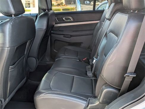 Used 2018 Ford Explorer XLT w/ Equipment Group 202A image 28