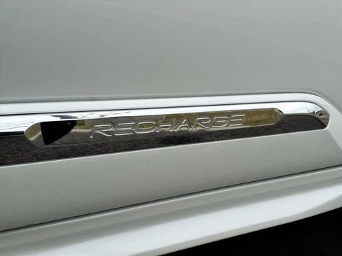 Used 2024 Volvo XC90 T8 Plus image 16