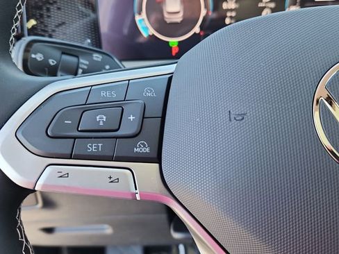 New 2026 Volkswagen Tiguan SE image 11