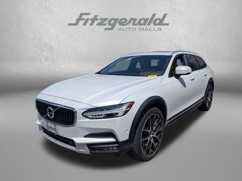 Used 2017 Volvo V90 T6 Cross Country AWD/4WD image 3