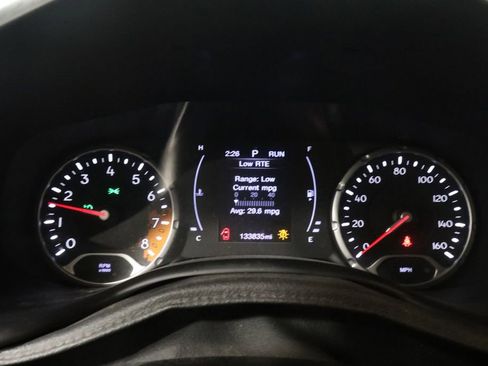 Used 2018 Jeep Renegade Latitude AWD/4WD image 22