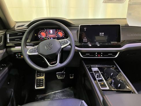 New 2026 Volkswagen Atlas Peak Edition AWD/4WD image 18