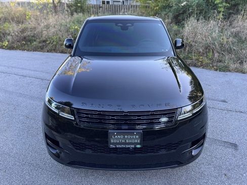 Used 2024 Land Rover Range Rover Sport SE image 3