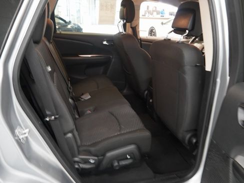 Used 2018 Dodge Journey SE image 23