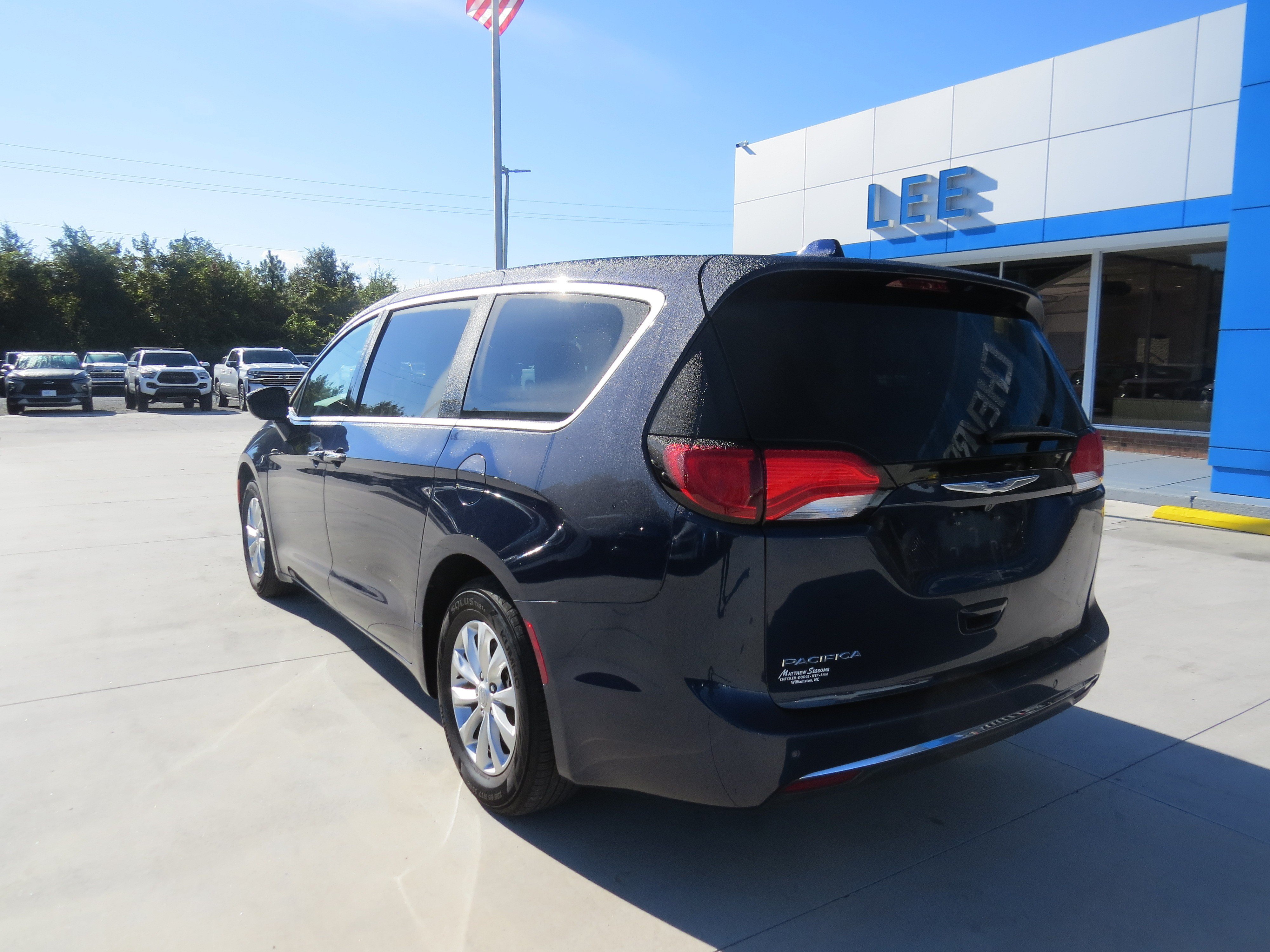Used 2018 Chrysler Pacifica Touring Plus FWD image 7