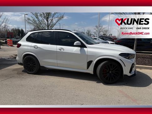 Used 2022 BMW X5 M50i image 4