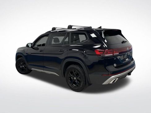 Used 2024 Volkswagen Atlas Peak Edition SE image 3