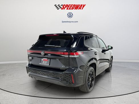 New 2026 Volkswagen Tiguan SE R-Line image 7