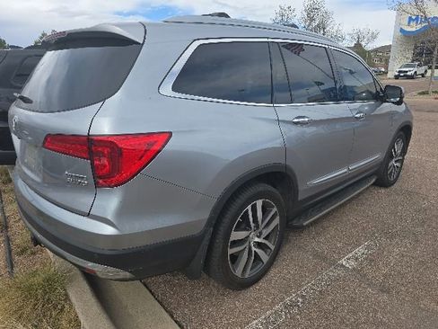 Used 2018 Honda Pilot Touring image 11