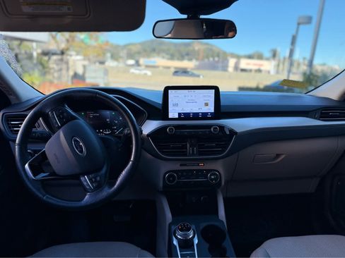 Used 2020 Ford Escape SEL image 7