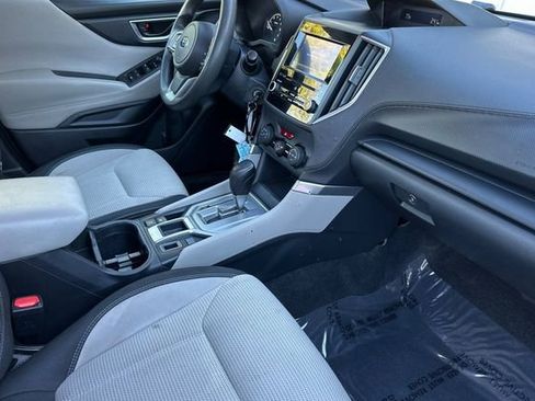 Used 2022 Subaru Forester Base image 17