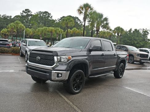 Used 2019 Toyota Tundra SR5 w/ SR5 Upgrade Package AWD/4WD image 6