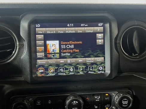 Used 2023 Jeep Wrangler Unlimited Sahara image 21