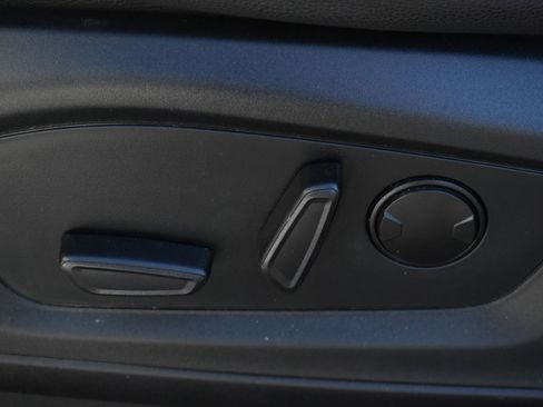 Used 2024 Ford Explorer Limited image 14