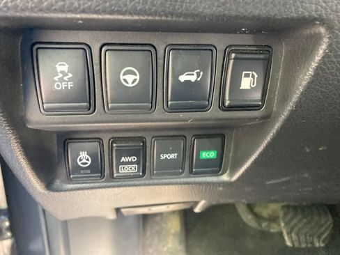 Used 2019 Nissan Rogue SV w/ Sun & Sound Touring Package AWD/4WD image 42