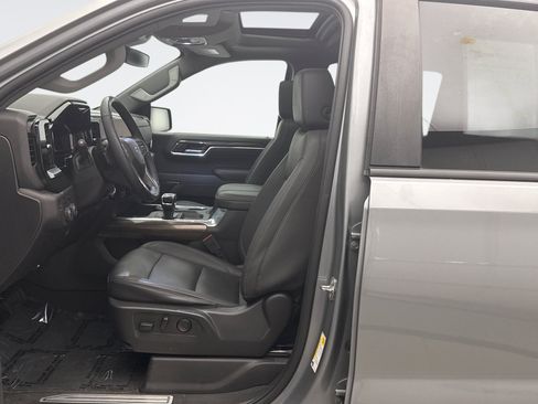 Used 2023 Chevrolet Silverado 1500 RST w/ Redline Edition AWD/4WD image 11
