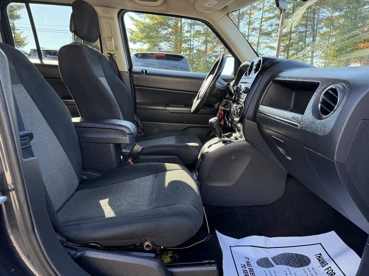 Used 2014 Jeep Patriot Latitude AWD/4WD image 9