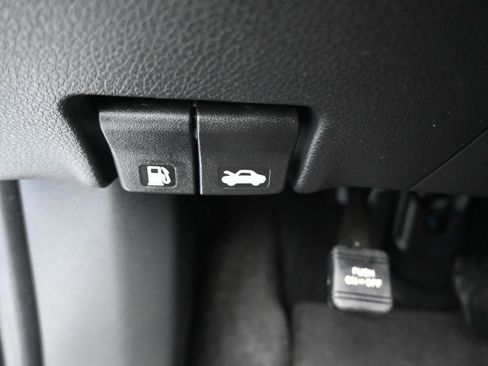 Used 2022 Nissan Rogue Sport S image 25