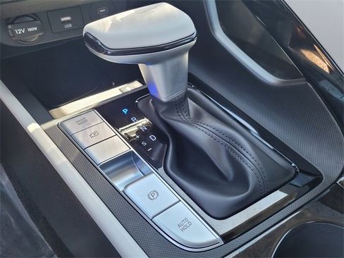 New 2025 Hyundai Elantra Limited image 10