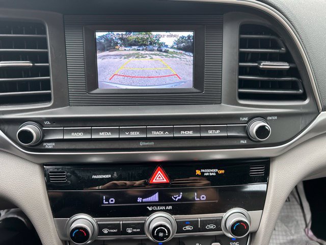 Used 2020 Hyundai Elantra SE FWD image 13