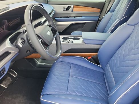 New 2026 Cadillac Vistiq Premium Luxury image 8