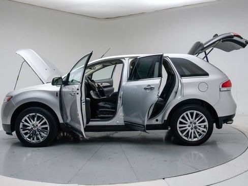 Used 2013 Lincoln MKX AWD image 17