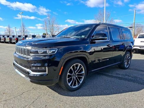 Used 2022 Jeep Grand Wagoneer Series III image 4