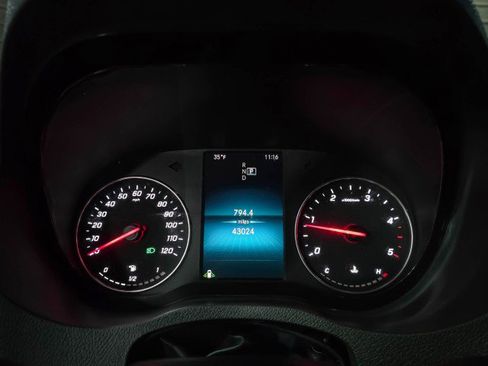 Used 2023 Mercedes-Benz Sprinter 2500 image 21