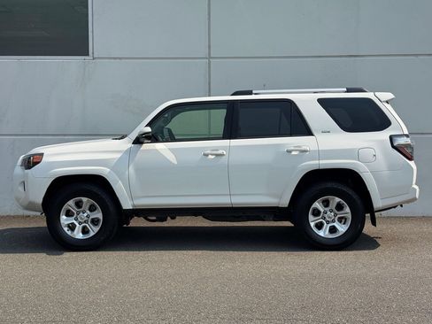Certified 2023 Toyota 4Runner SR5 Premium w/ Moonroof Package AWD/4WD image 4