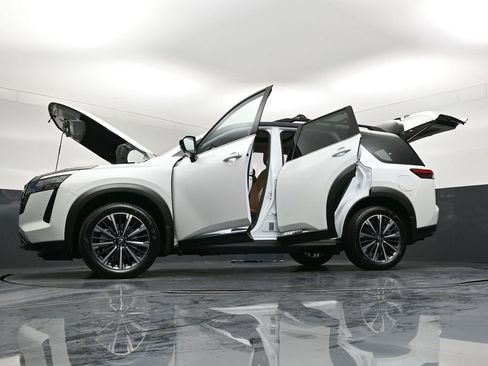 New 2026 Nissan Pathfinder Platinum image 41