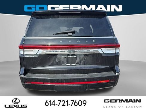 Used 2024 Lincoln Navigator Reserve image 9