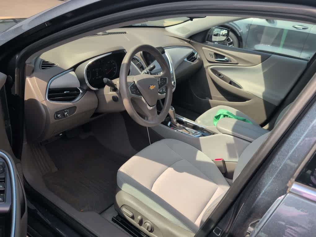 Used 2019 Chevrolet Malibu LT w/ Driver Confidence Package II FWD image 9
