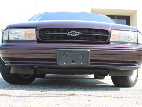 Used 1996 Chevrolet Impala SS RWD image 37