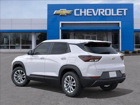 Used 2026 Chevrolet TrailBlazer LS w/ LS Convenience Package FWD image 3