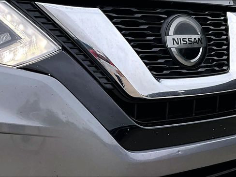 Used 2019 Nissan Rogue S FWD image 27