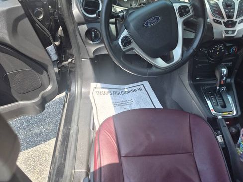 Used 2013 Ford Fiesta Titanium FWD image 10