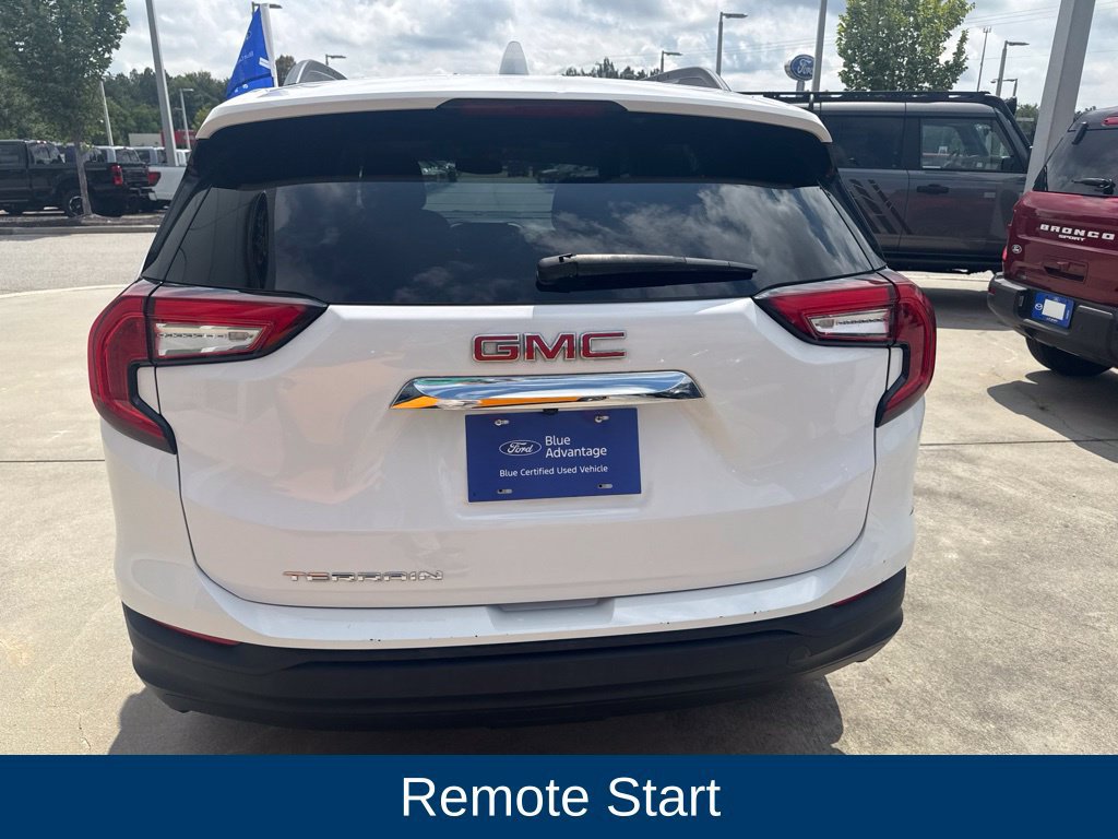 Used 2024 GMC Terrain SLE w/ Driver Convenience Package FWD image 5