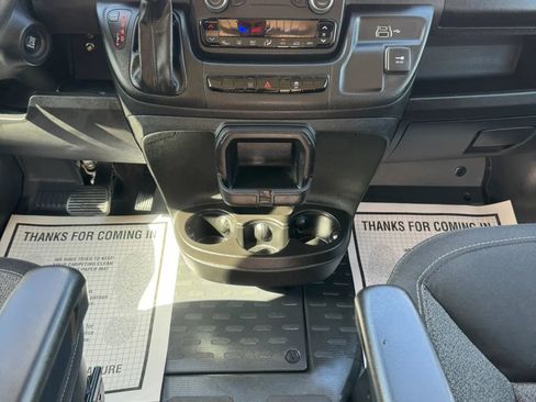 Used 2025 RAM ProMaster 2500 w/ Convenience Group image 33
