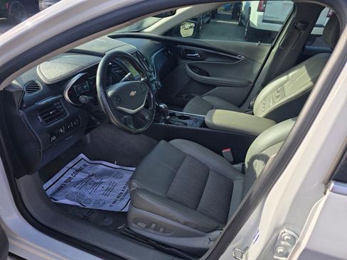 Used 2015 Chevrolet Impala LT w/ Convenience Package image 5