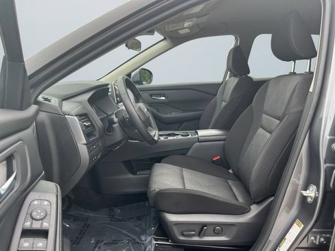 Used 2025 Nissan Rogue SV AWD/4WD image 9